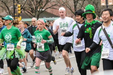 Shamrock shuffle crowd